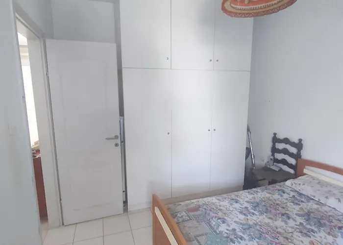 Agnanti Kalyves Polygyrou